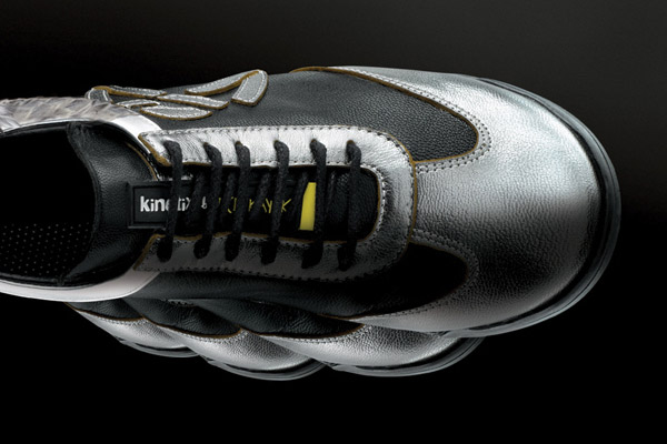 Kinetix by Dice Kayek <p>Press ad for an eagle themed shoe collection by Dice Kayek for Kinetix</p>
